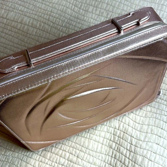 $650! LANCÔME 2024 BEAUTY BOX 10 Iconic Products - Picture 6 of 14